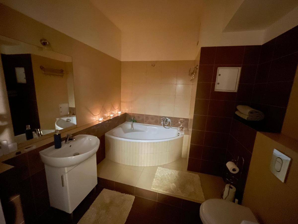 Triton Park Apartaments Varsóvia Exterior foto